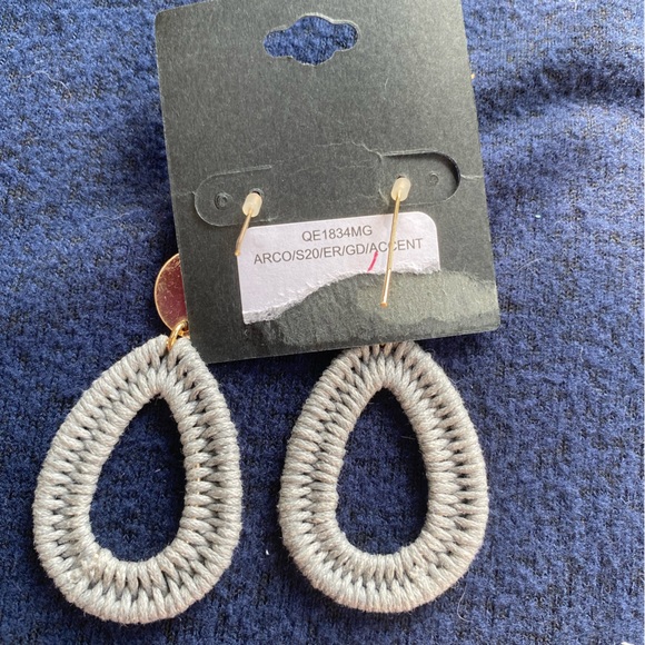 Mia&tess silver/gray earrings - Picture 3 of 3